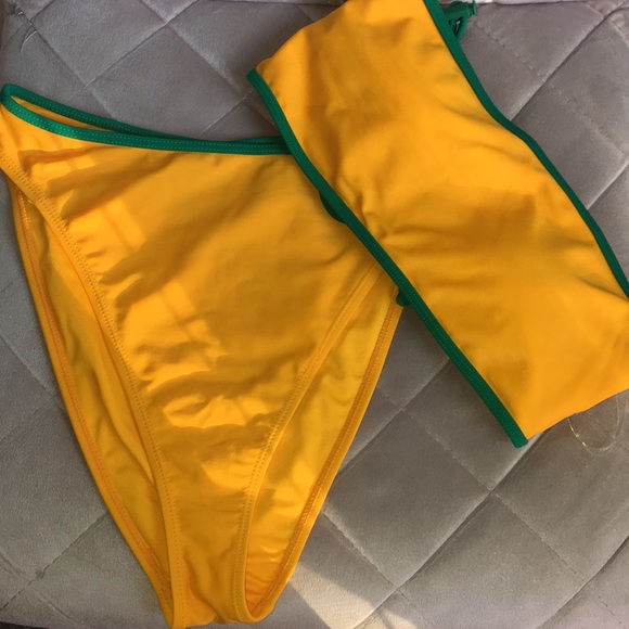 Top is too small for me - Picture 1 of 3